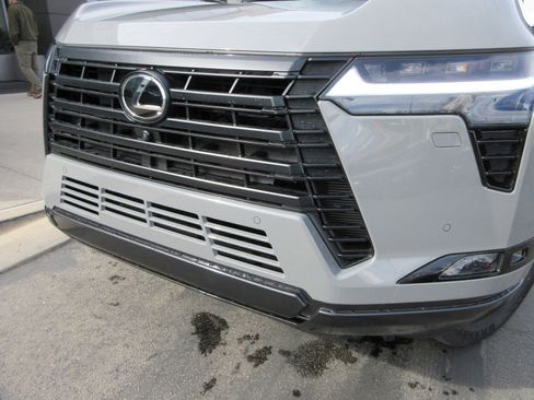 Used 2026 Lexus GX 550 w/ Accessory Package (31) image 15