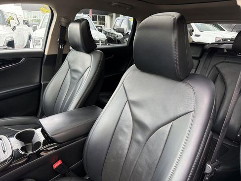 Used 2023 Lincoln Nautilus Reserve image 23