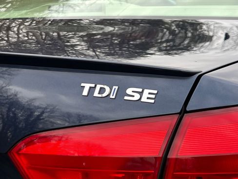Used 2013 Volkswagen Passat TDI SE image 6