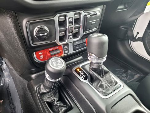 New 2026 Jeep Wrangler Unlimited Rubicon image 17