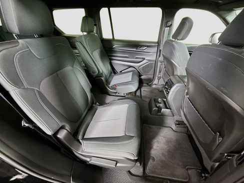 New 2025 Jeep Grand Cherokee L Laredo w/ Luxury Tech Group I image 27