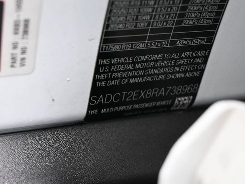 Used 2024 Jaguar F-PACE R-Dynamic S image 32