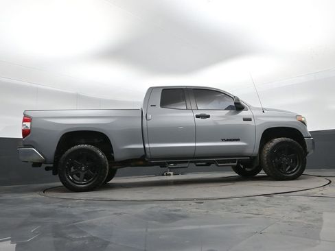 Used 2018 Toyota Tundra SR5 image 39
