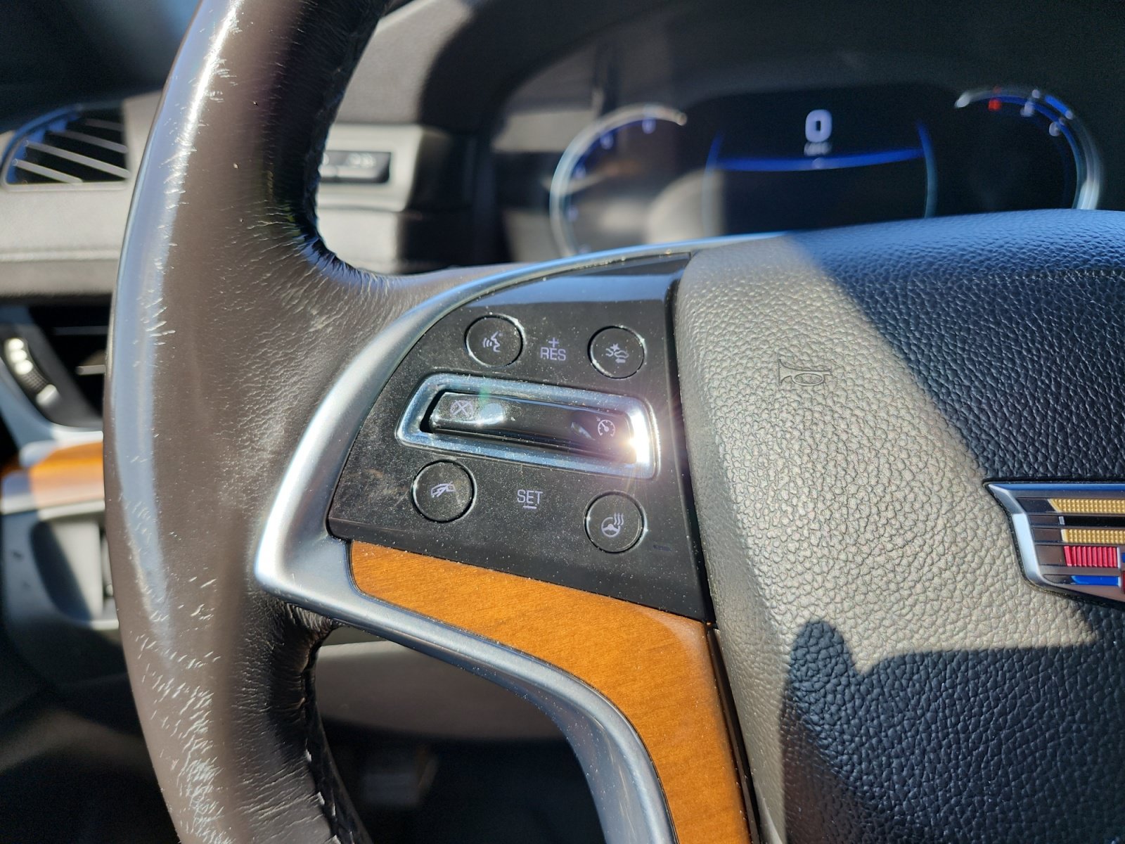 Used 2020 Cadillac Escalade Luxury AWD/4WD image 29