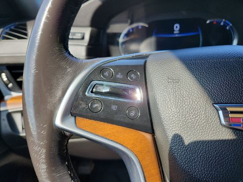 Used 2020 Cadillac Escalade Luxury AWD/4WD image 29