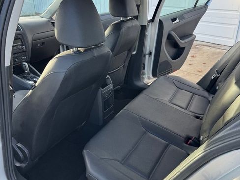 Used 2012 Volkswagen Jetta SE image 12