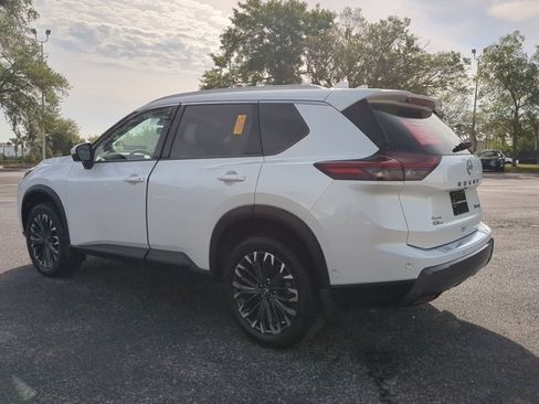 Certified 2025 Nissan Rogue SL w/ Tech Package AWD/4WD image 6