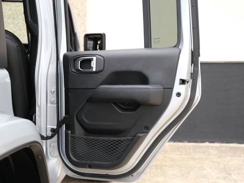 Used 2023 Jeep Wrangler Unlimited Sahara AWD/4WD image 27