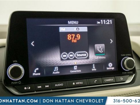 Used 2023 Nissan Rogue SV image 9