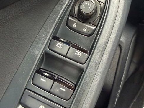 Used 2024 Subaru Crosstrek 2.0i AWD/4WD image 18