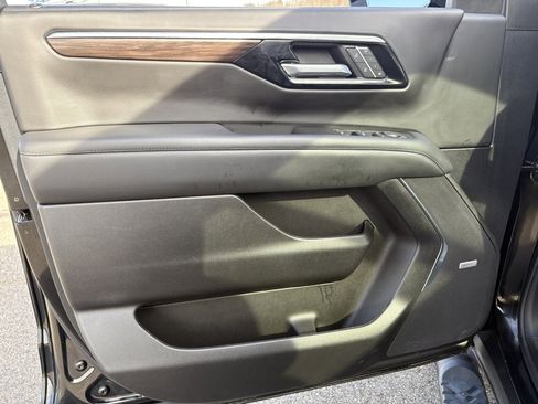 Used 2025 Chevrolet Tahoe Z71 w/ Z71 Off-Road Package image 32