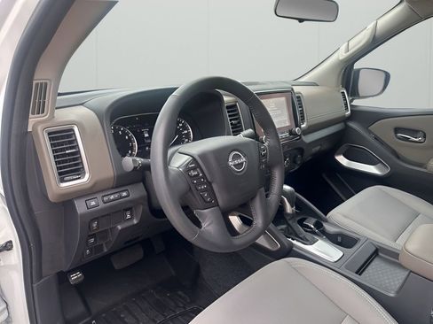 Used 2022 Nissan Frontier SV image 26