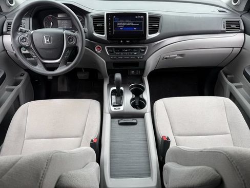 Used 2017 Honda Pilot EX image 10