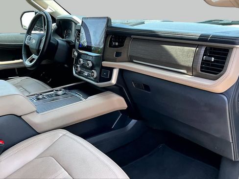 Used 2024 Ford Expedition Max Limited AWD/4WD image 30