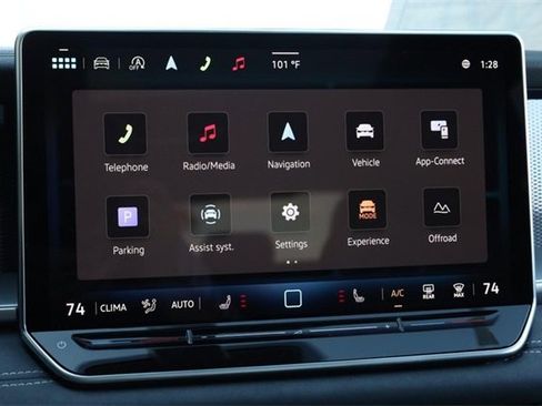 New 2025 Volkswagen Tiguan SE image 13