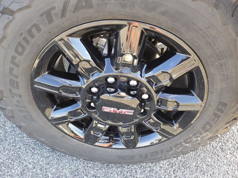 New 2026 GMC Sierra 2500 AT4 w/ AT4 Premium Plus Package AWD/4WD image 18