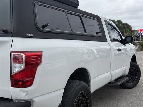 Used 2017 Nissan Titan S image 7