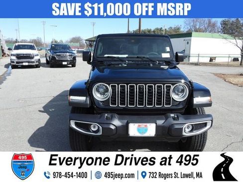New 2025 Jeep Wrangler Unlimited Sahara w/ Technology Group AWD/4WD image 8