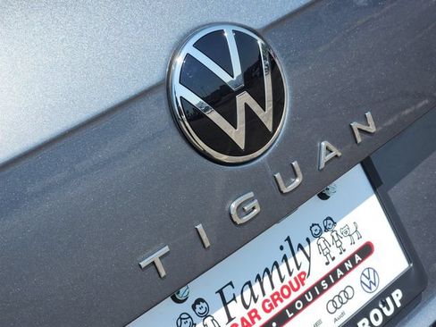 Used 2023 Volkswagen Tiguan SE R-Line FWD image 6