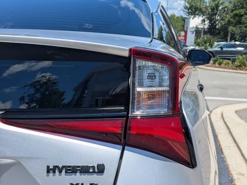 Used 2022 Toyota Prius FWD image 15