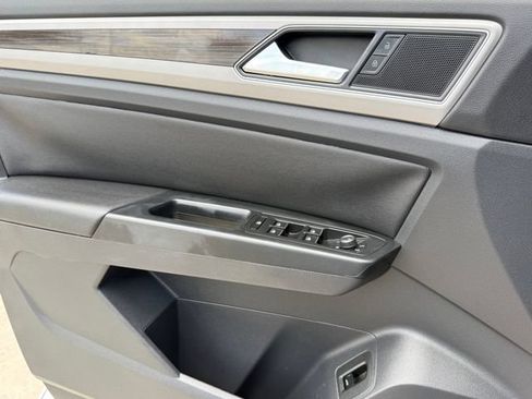 Used 2019 Volkswagen Atlas SE w/ Panoramic Sunroof Package FWD image 26