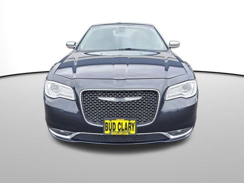 Used 2016 Chrysler 300 C image 9