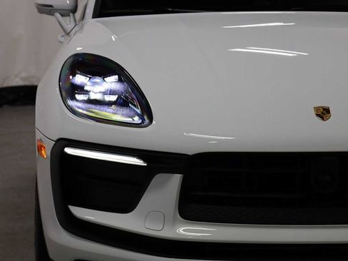 Certified 2026 Porsche Macan AWD/4WD image 14