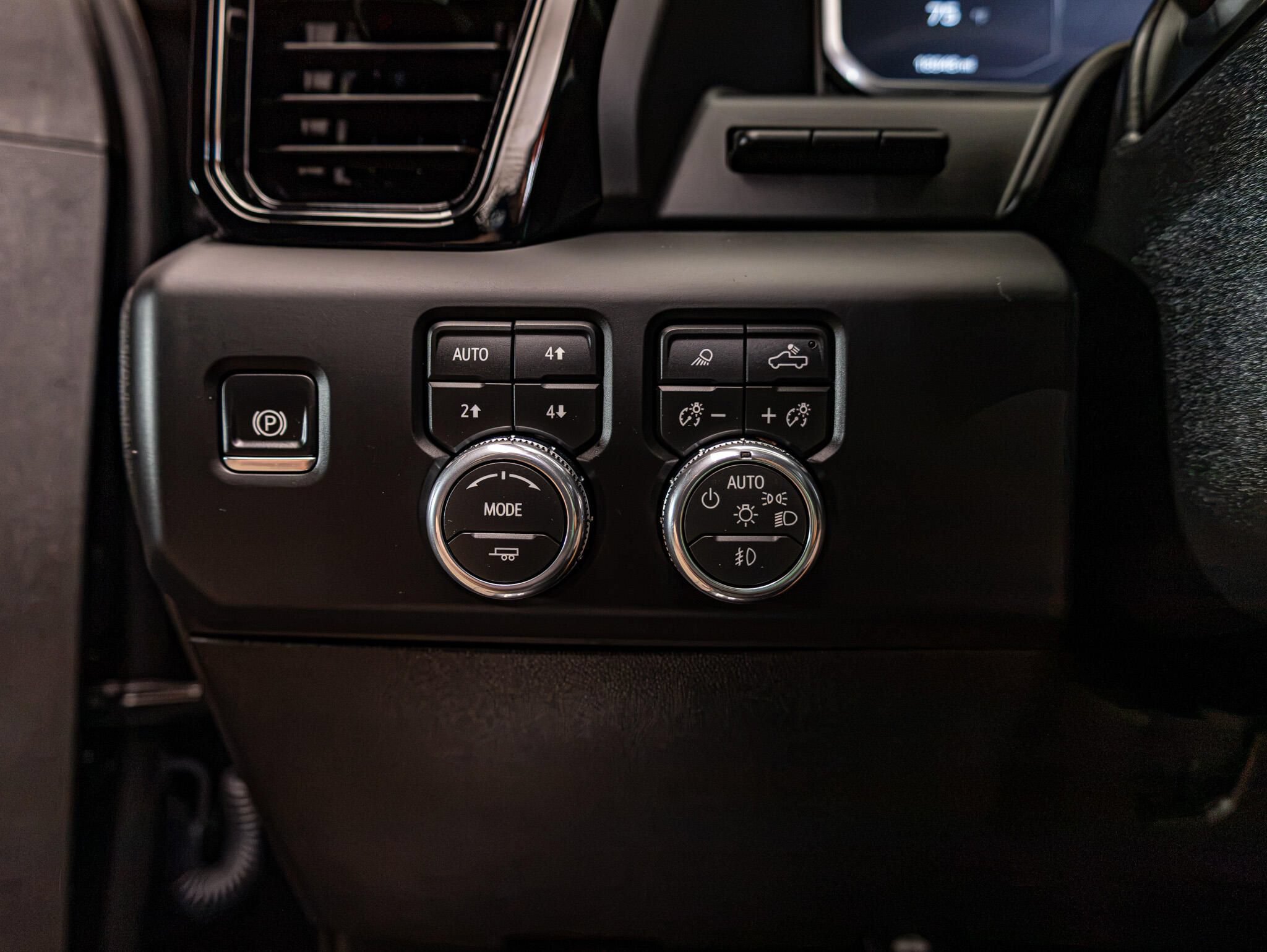 Used 2026 GMC Sierra 2500 AT4 w/ Technology Package AWD/4WD image 20