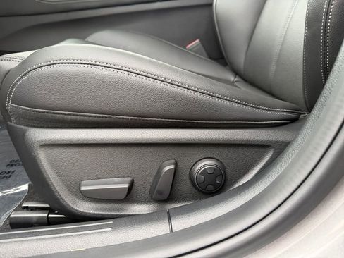 Used 2026 Genesis G70 2.5T image 20