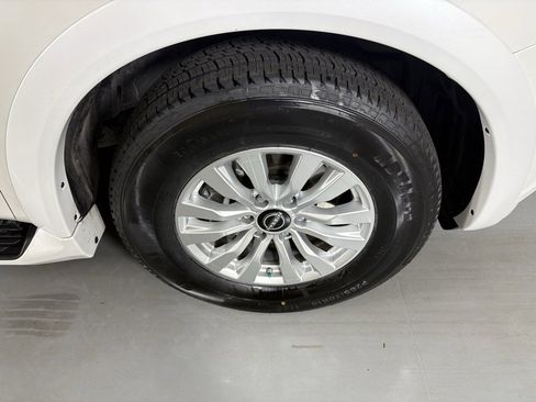 Used 2023 Nissan Armada SV image 11