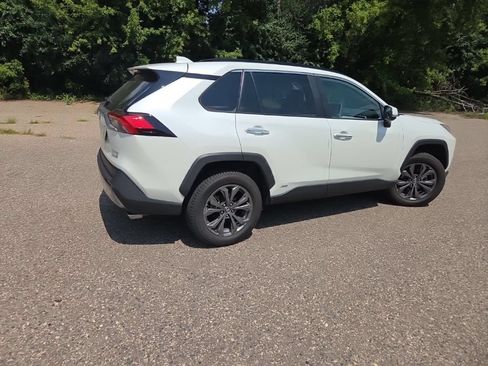 Used 2022 Toyota RAV4 Limited AWD/4WD image 16