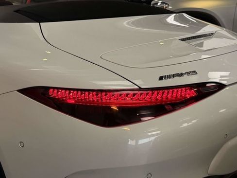 Certified 2022 Mercedes-Benz SL 55 AMG 4MATIC image 9