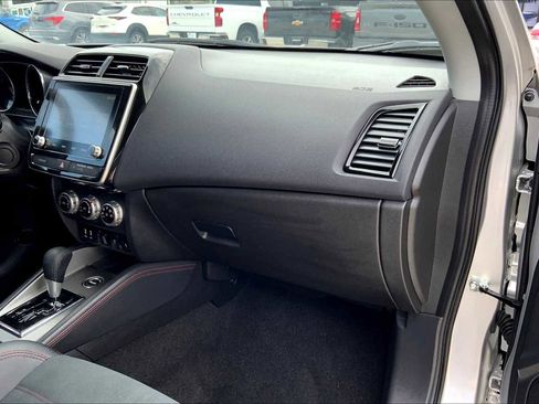 Used 2024 Mitsubishi Outlander Sport SE image 17