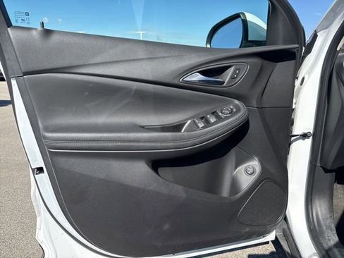 Used 2022 Buick Encore GX Select image 17