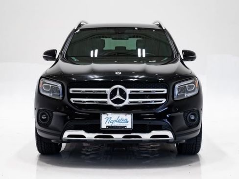 Used 2023 Mercedes-Benz GLB 250 4MATIC w/ Premium Package image 4