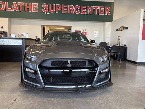 Used 2021 Ford Mustang Shelby GT500 w/ Carbon Fiber Track Pack image 1