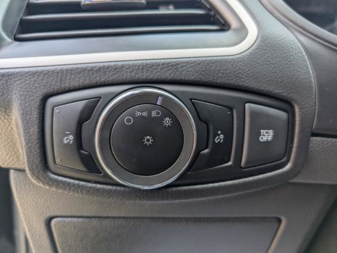 Used 2024 Ford Edge SEL image 19