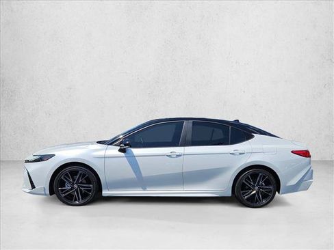 Used 2025 Toyota Camry XSE FWD image 9