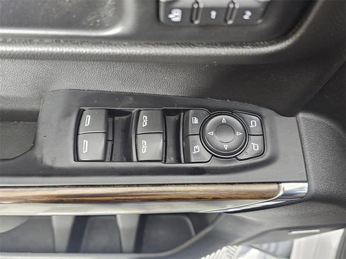 Used 2019 Chevrolet Silverado 1500 High Country image 25