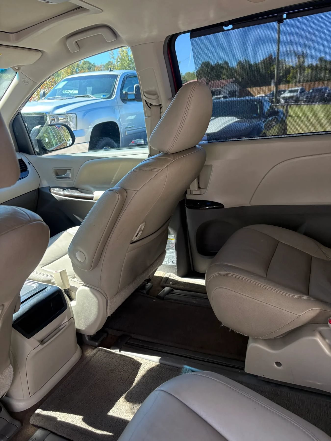 Used 2017 Toyota Sienna XLE AWD/4WD image 23