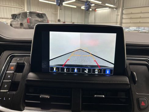 Used 2022 GMC Yukon XL SLT image 22