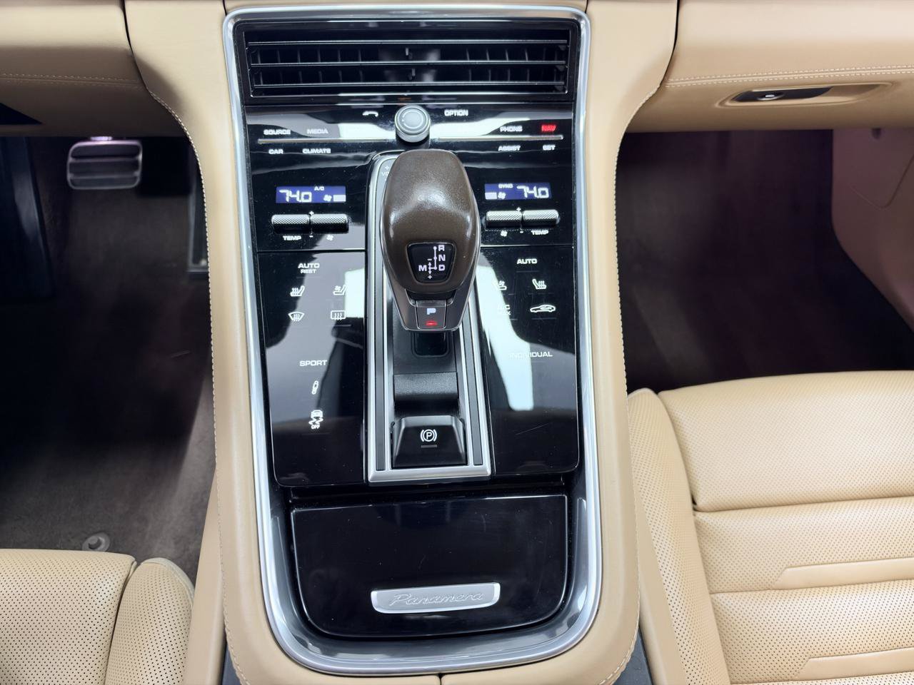 Used 2018 Porsche Panamera 4S AWD/4WD image 21