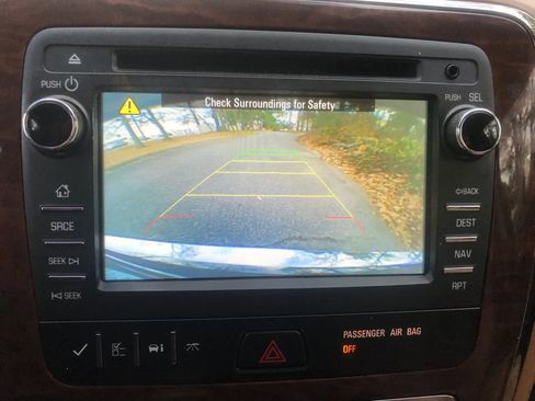 Used 2017 Buick Enclave Leather image 11