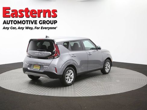 Used 2025 Kia Soul LX w/ LX Technology Package FWD image 39