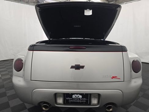 Used 2005 Chevrolet SSR w/ Preferred Equipment Group RWD image 26