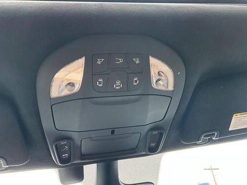Used 2022 Chrysler Pacifica Pinnacle AWD/4WD image 30