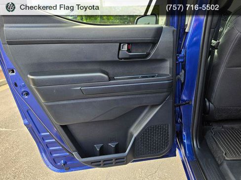 Certified 2025 Toyota Tacoma SR5 AWD/4WD image 27