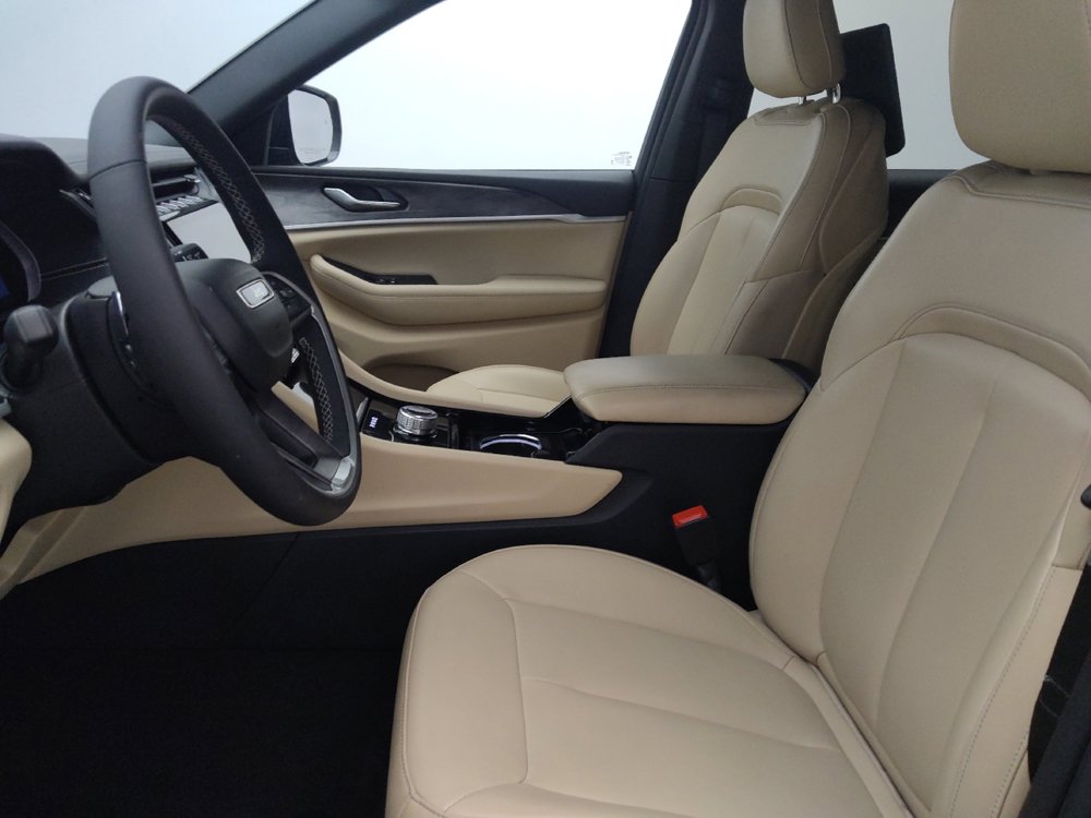Used 2023 Jeep Grand Cherokee L Limited w/ Luxury Tech Group II RWD image 17
