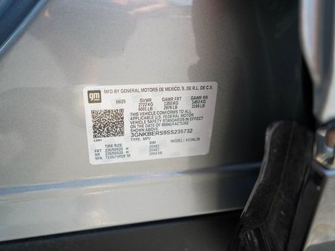 Used 2025 Chevrolet Blazer RS FWD image 42