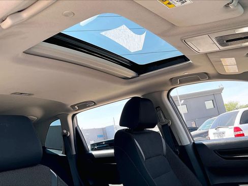 Used 2023 Honda CR-V EX image 13